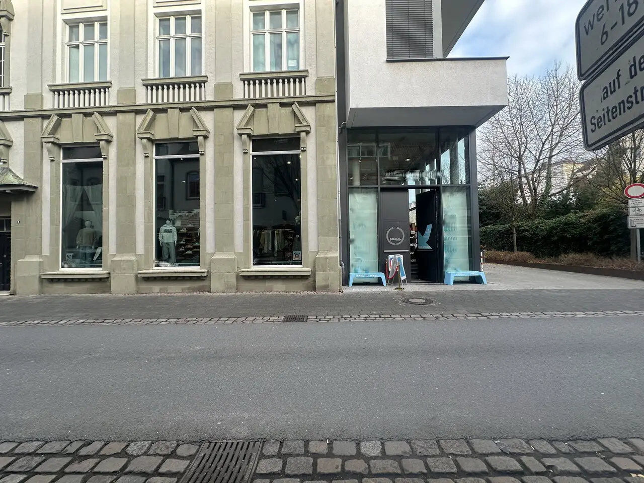 Repräsentatives Ladenlokal mit Loft-Charakter und beeindruckender Schaufensterfront!